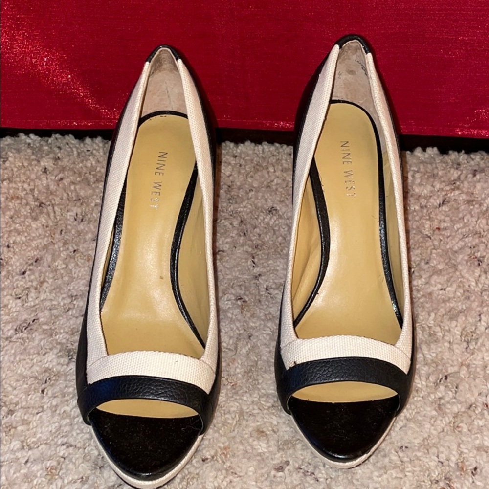 Size 7.5 Nine West black and white pumps